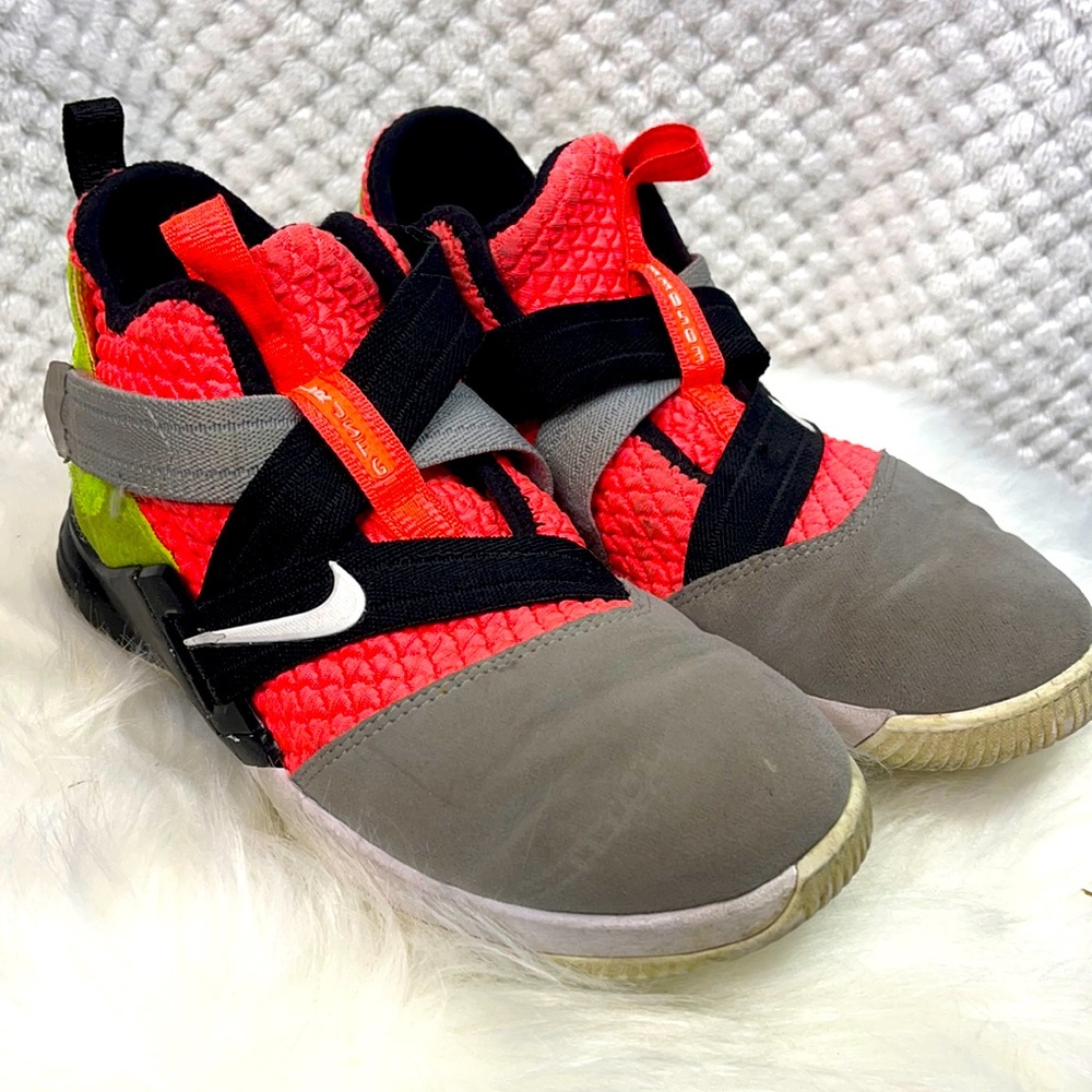 Used Boy Lebron James Sneakers Green Gray Neon 3